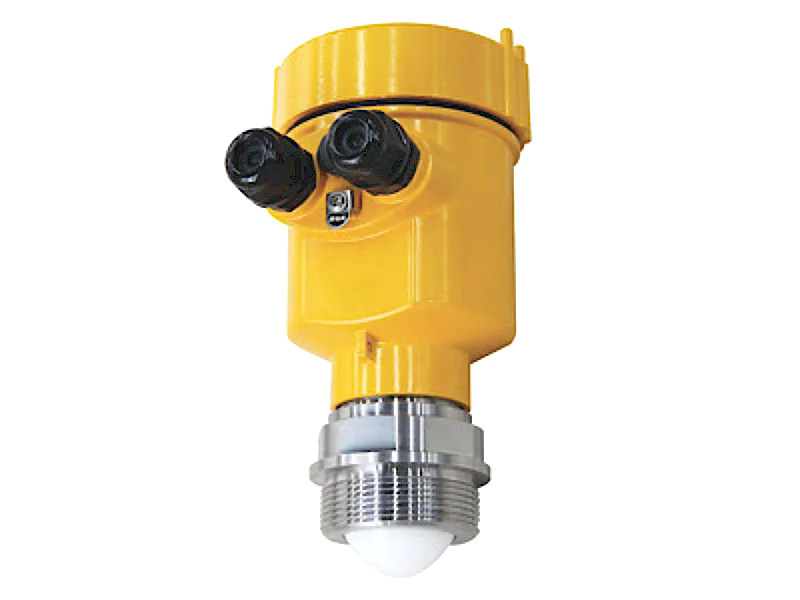 What characteristics of the medium should be paid attention to when the radar level gauge is applied in the petrochemical industry?