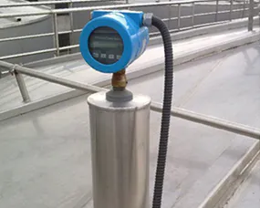 What are the principle and advantages of ultrasonic liquid level meter?