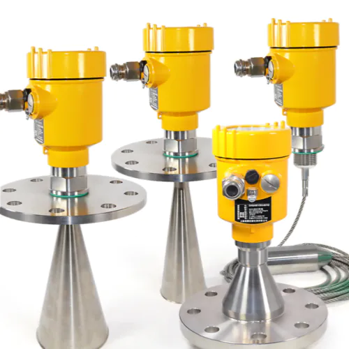 How do you keep a radar level meter working properly in extreme cold temperatures?